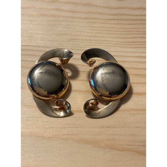 Vintage Clip-On Earrings Gold Swirl Design Unique Retro Style - Picture 1 of 3